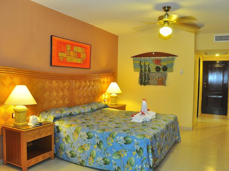 Tropical Princess Beach Resort & Spa 292475