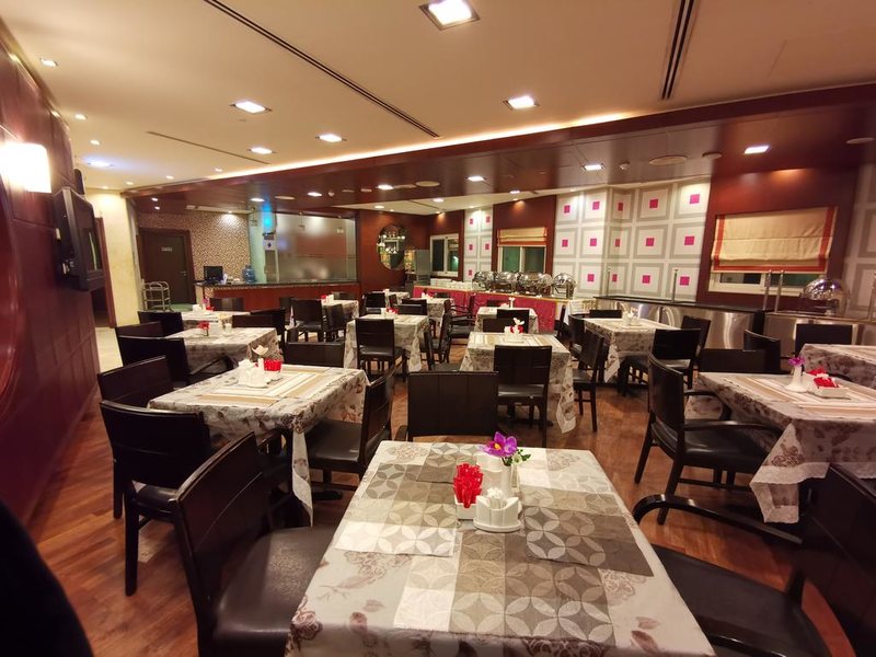 Tulip Hotel Apartments Bur Dubai 299335