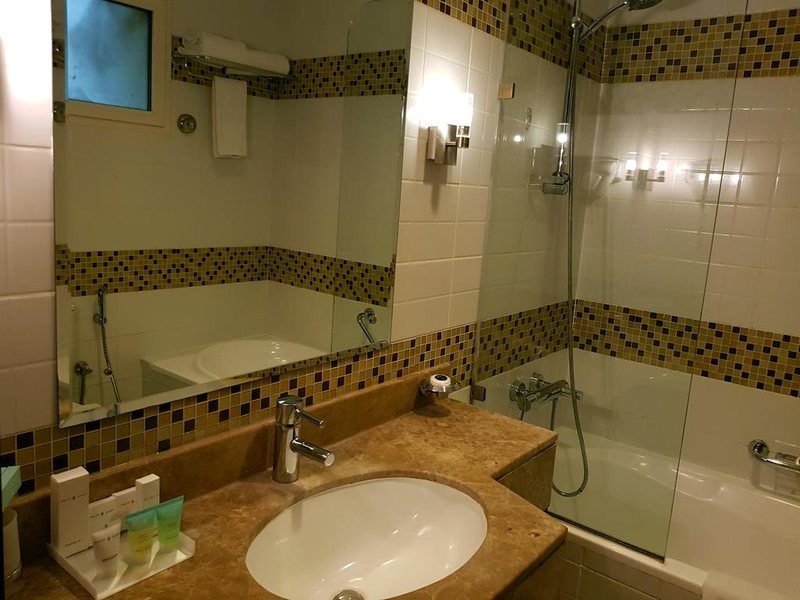 Tulip Hotel Apartments Bur Dubai 299347