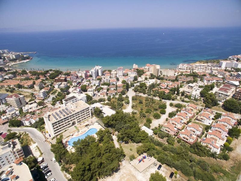 Tuntas Family Suites 181438