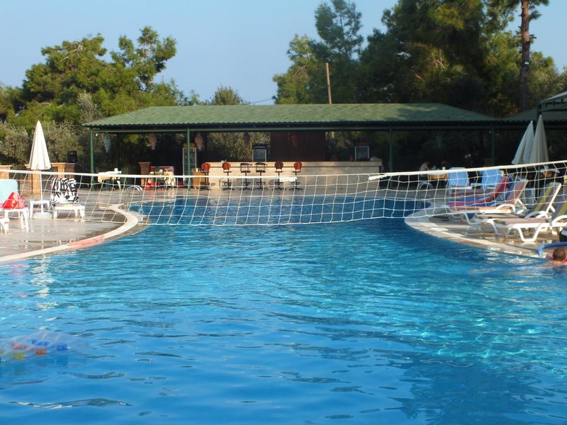 Tuntas Family Suites 181448