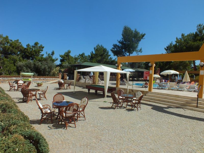 Tuntas Family Suites 181453