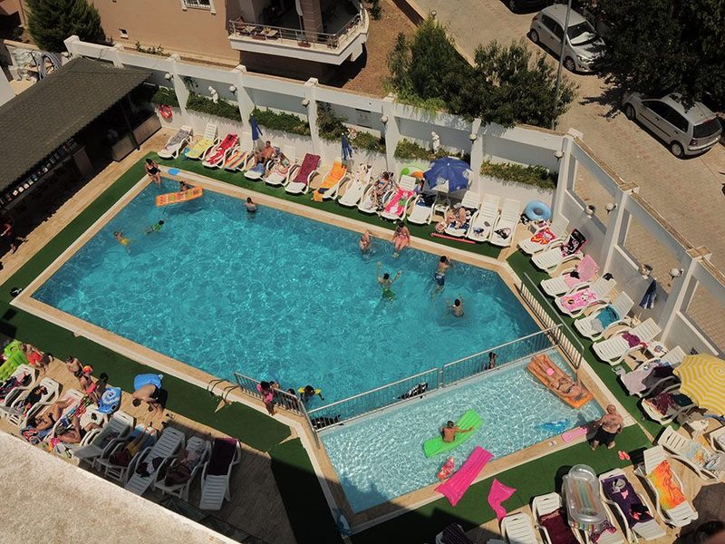 Tuntas Suites Altinkum  71610