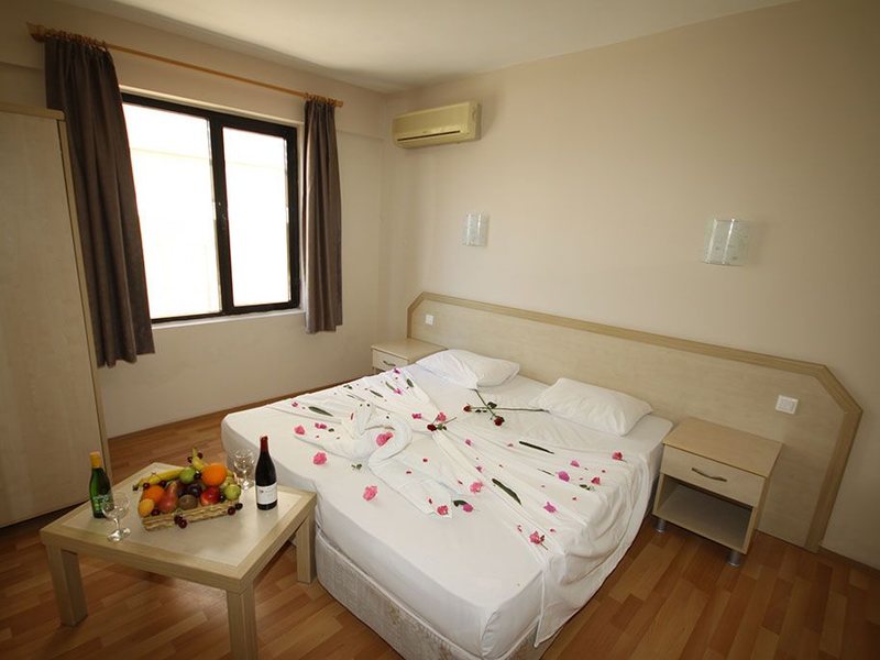 Tuntas Suites Altinkum  71611