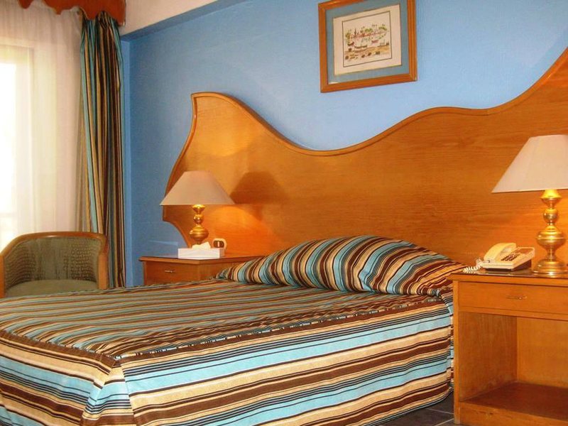 Turquoise Beach Hotel 129872