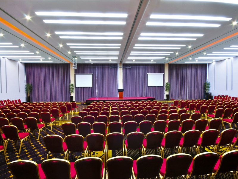 Two Seasons Hotel & Apart  (ех 46525