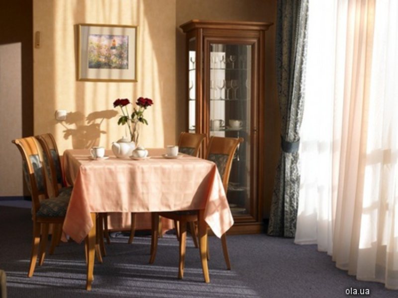 Ukraine Hotel 11775