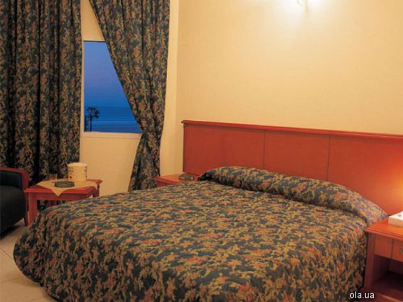 Umm Al Quwain Beach Hotel 8308