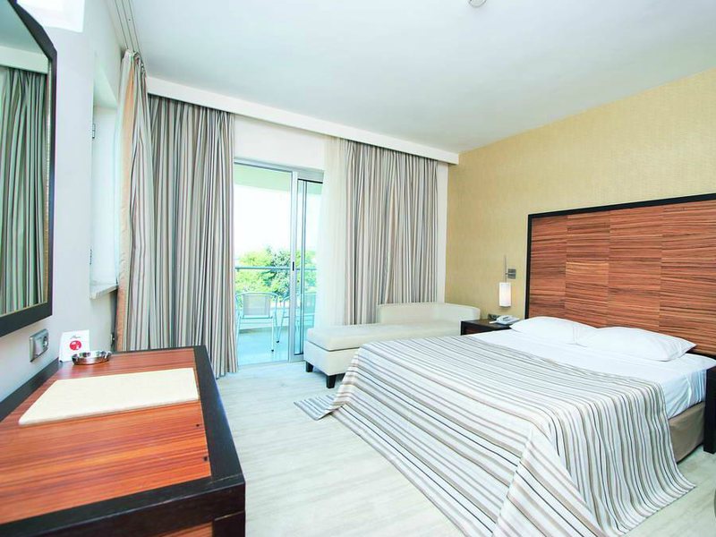 Utopia Beach Club (ех 62317