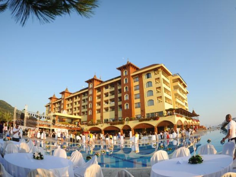 Utopia World Hotel  61128