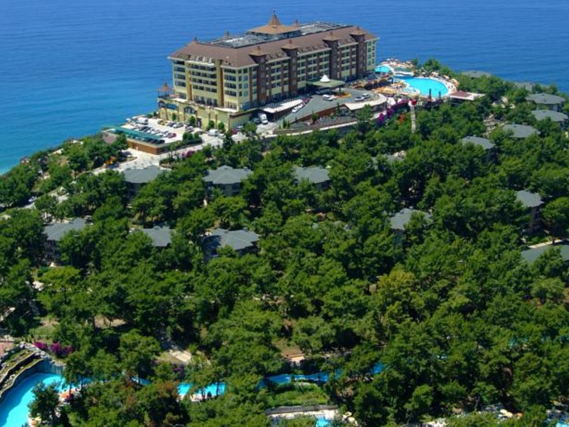 Utopia World Hotel  61132