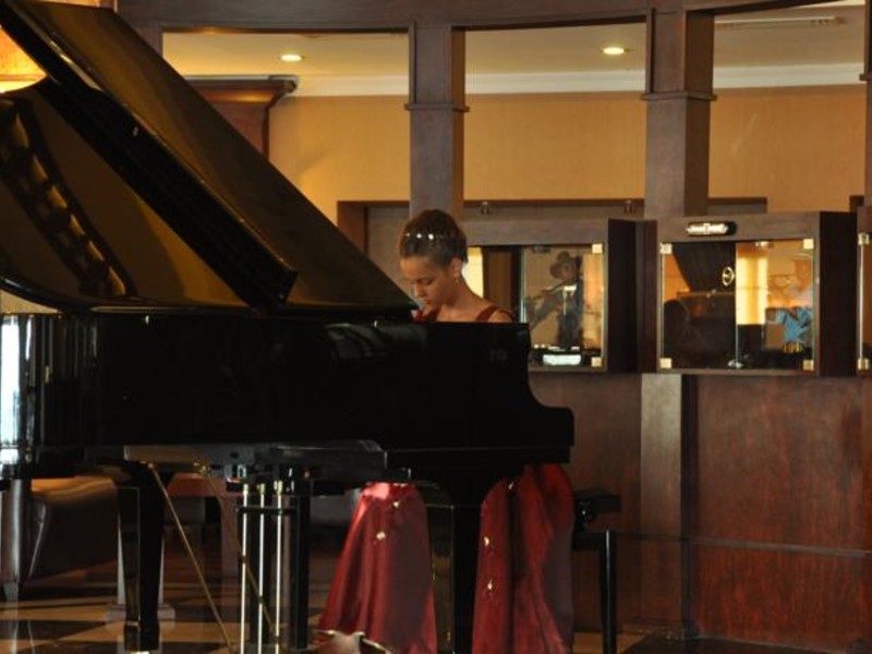 Utopia World Hotel  61135