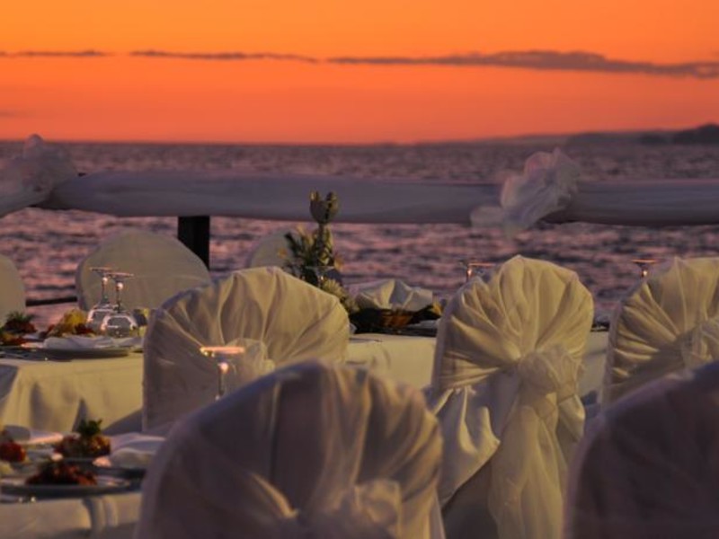 Utopia World Hotel  61144