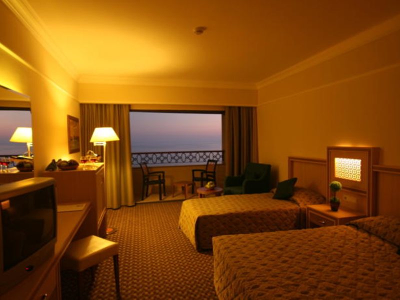 Utopia World Hotel  61163