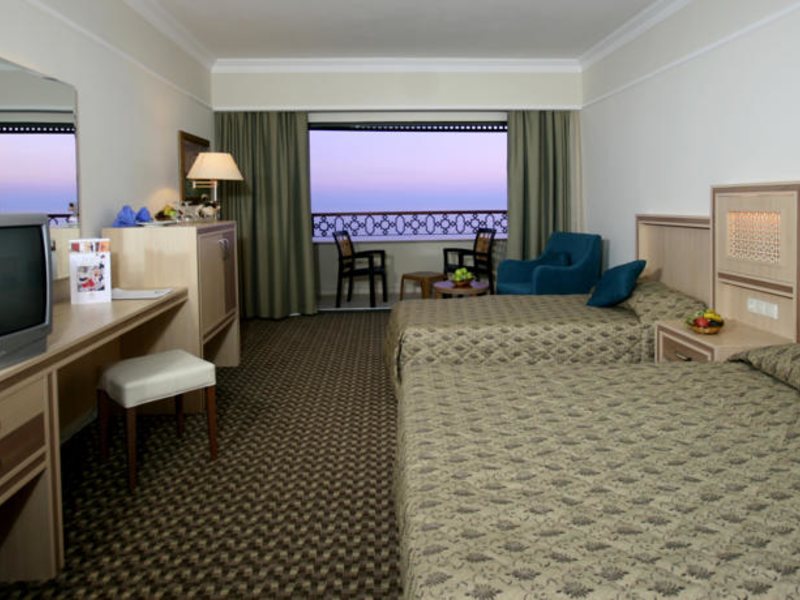 Utopia World Hotel  61164