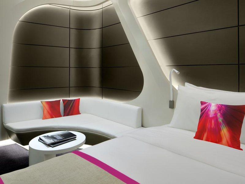 V Hotel Dubai, Curio Collection by Hilton (ех 204184