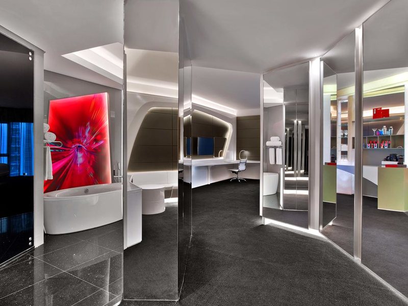 V Hotel Dubai, Curio Collection by Hilton (ех 204185