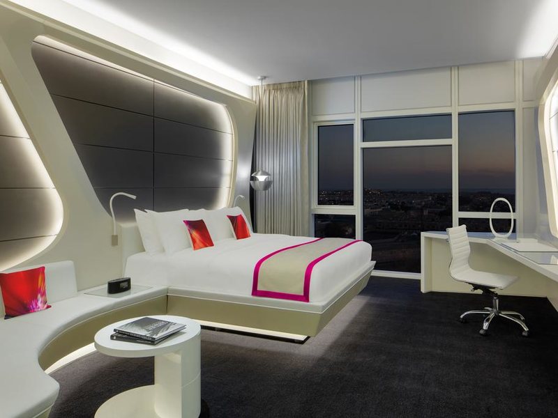 V Hotel Dubai, Curio Collection by Hilton (ех 204190