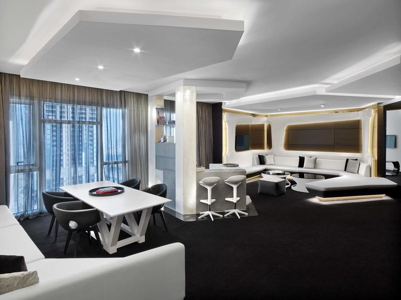 V Hotel Dubai, Curio Collection by Hilton (ех 204203