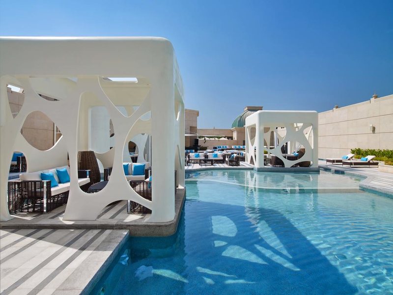 V Hotel Dubai, Curio Collection by Hilton (ех 204208