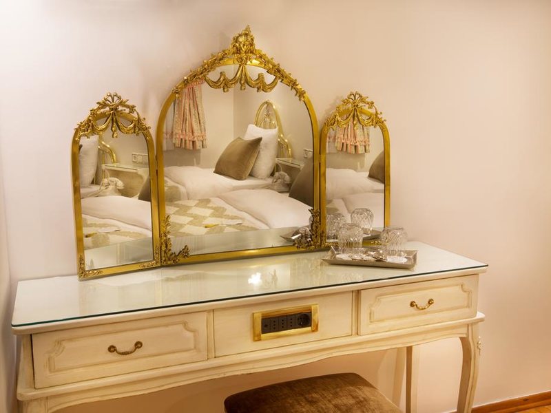 Valide Sultan Konagi 302983