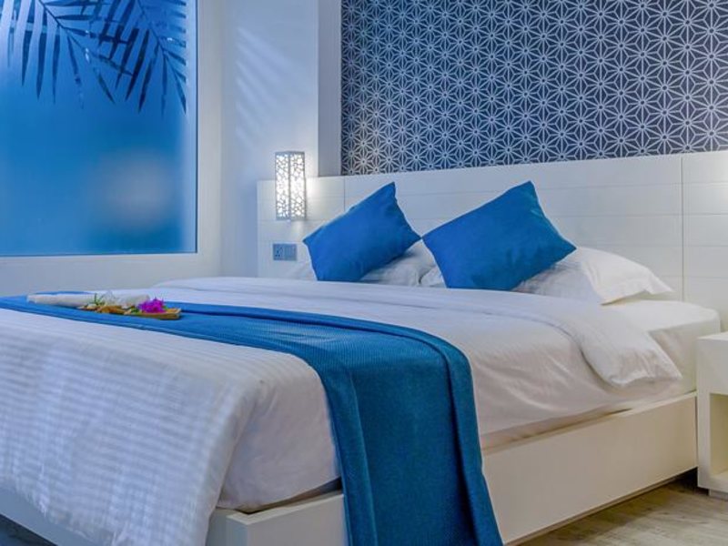 Velana Beach Maldives 137113