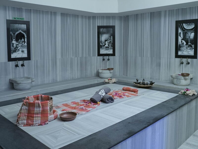 Very Chic Hotel 327330