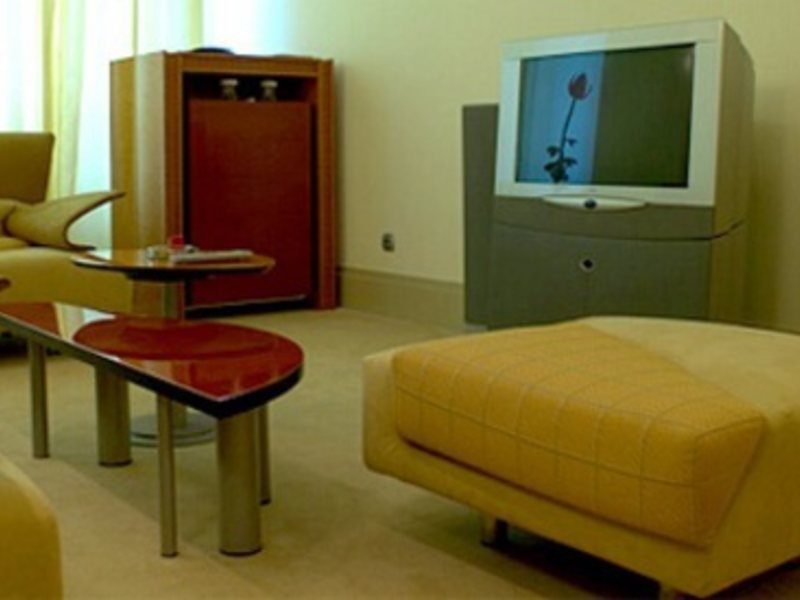 Victoria Hotel 12193