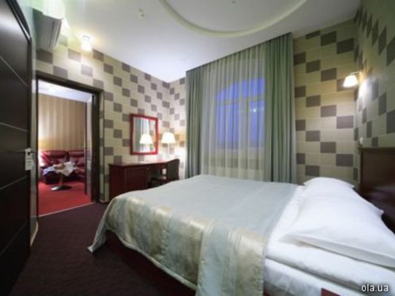 Victoria Hotel 12307