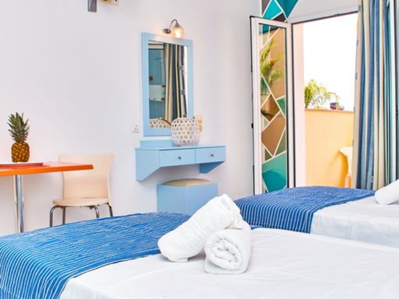 Village Oasis 248674