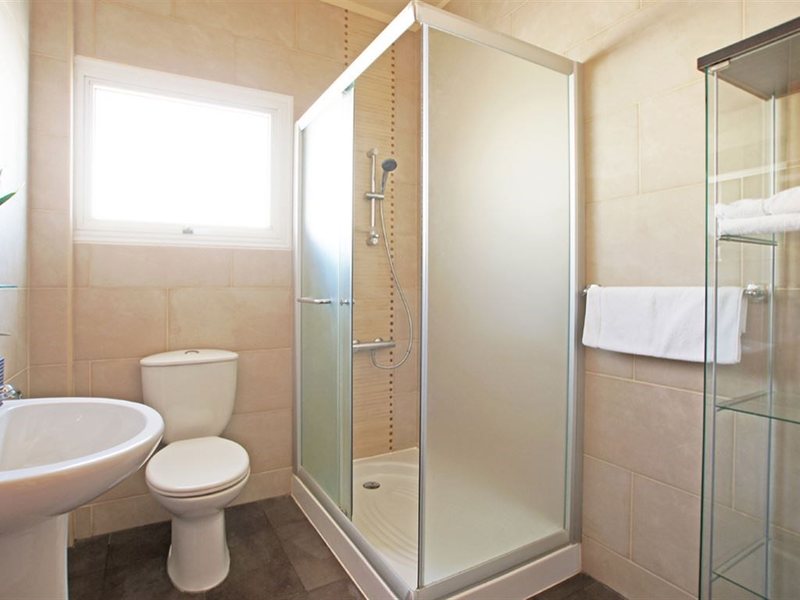 Villas2Let Kapparis  292971