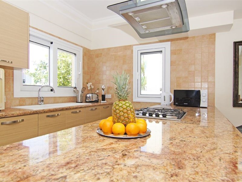 Villas2Let Kapparis  292977