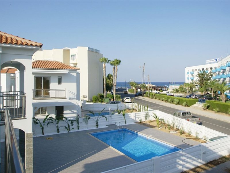 Villas2Let Pernera 292995