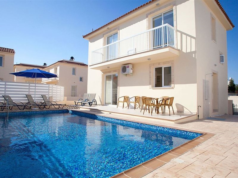 Villas2Let Pernera 292996