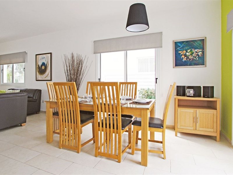 Villas2Let Pernera 292998