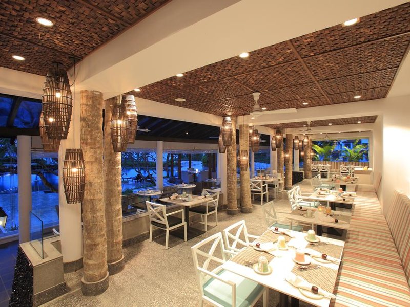 Vivanta by Taj  112505