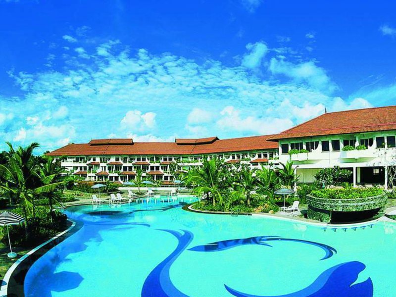 Vivanta by Taj  112506