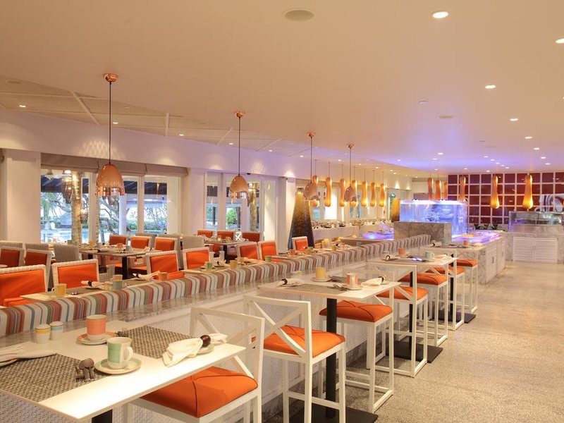 Vivanta by Taj  112510