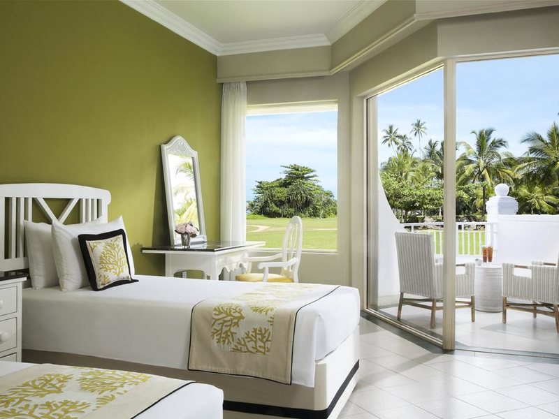 Vivanta by Taj  112514