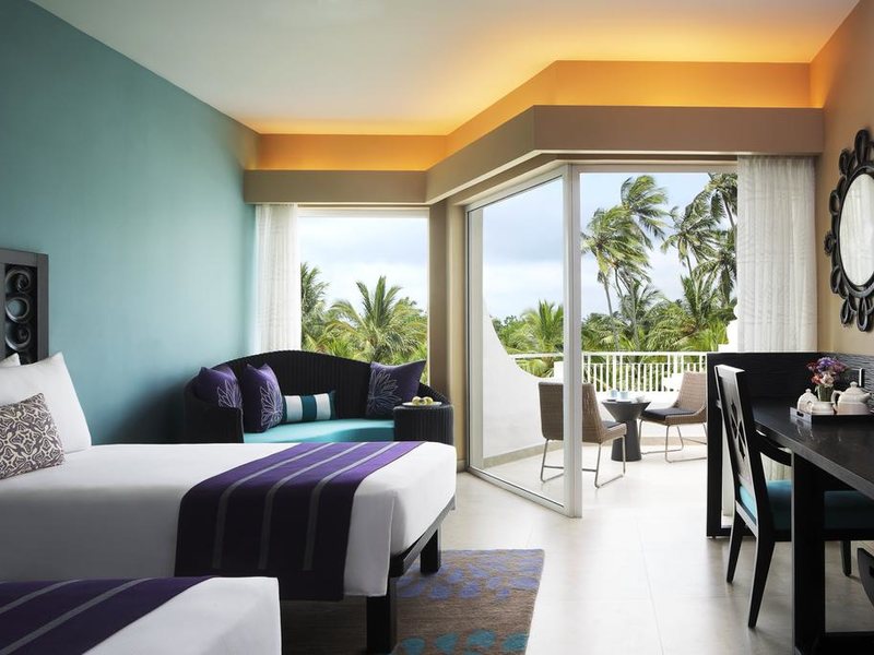 Vivanta by Taj  112527