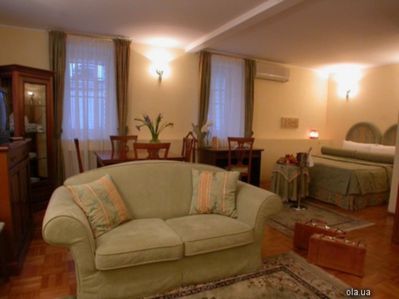 Vozdvyzhensky Boutique-Hotel 11800