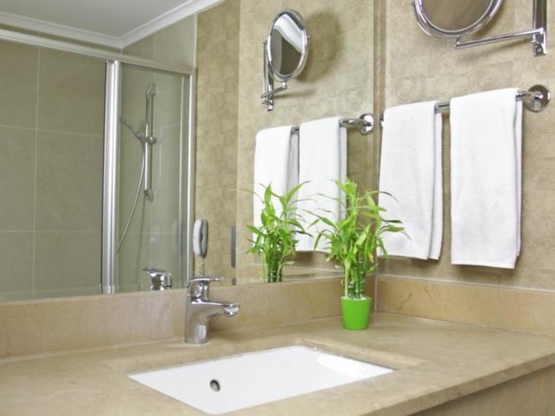 WOW Airport Hotel  105821