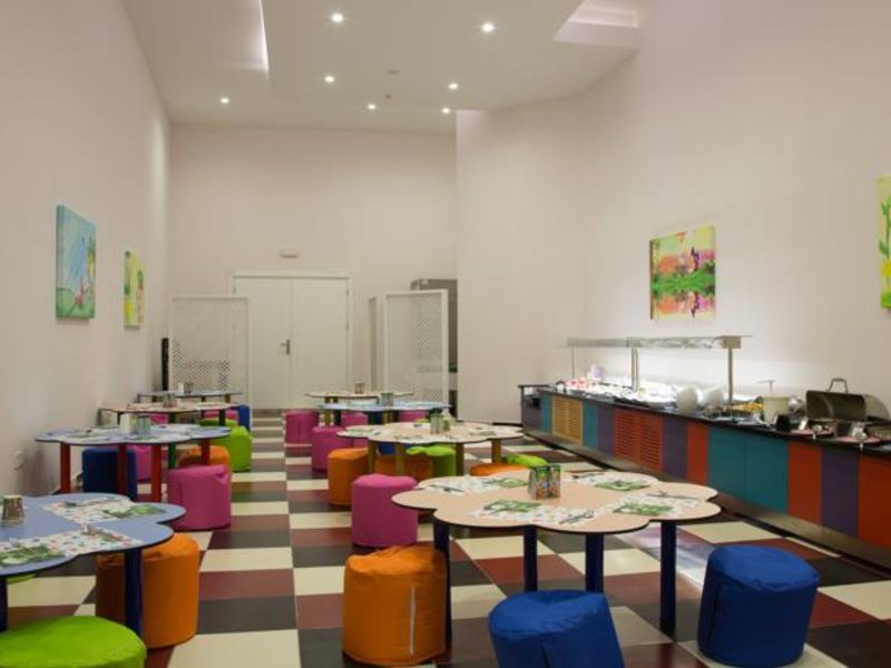 Water Side Resort & Spa 67604