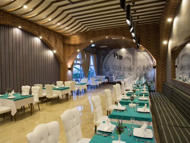 Water Side Resort & Spa 67606