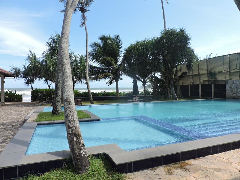 Weligama Bay Resort  112552