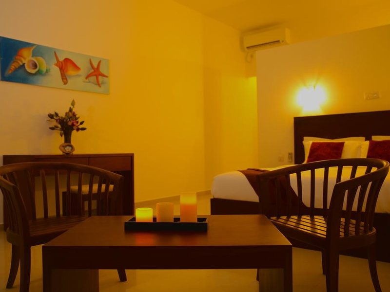 Whispering Palms Hotel  110868