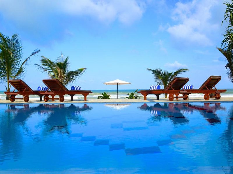 Whispering Palms Hotel  110869