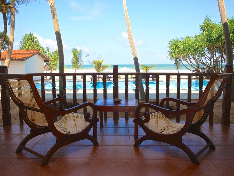 Whispering Palms Hotel  110873