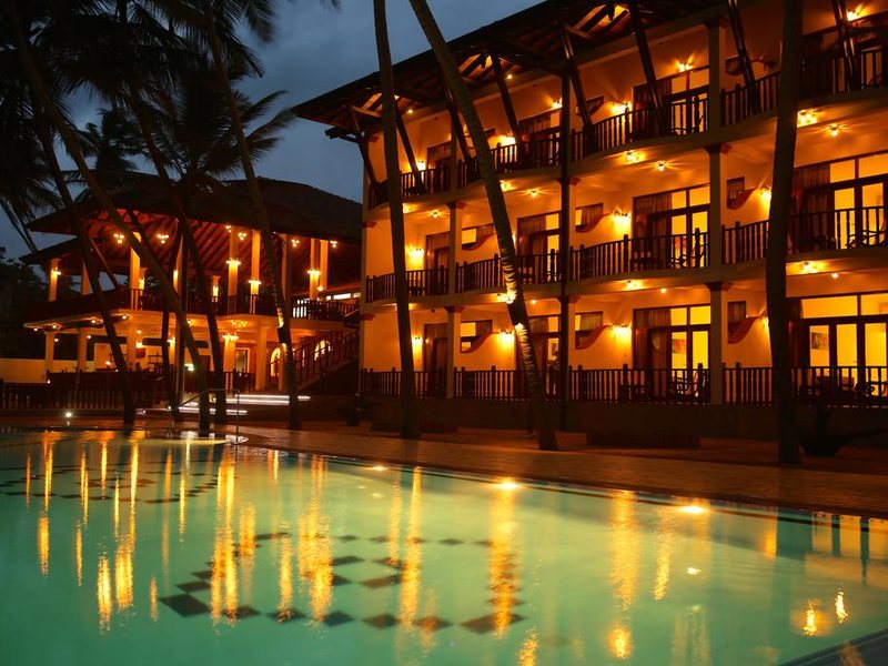 Whispering Palms Hotel  110874