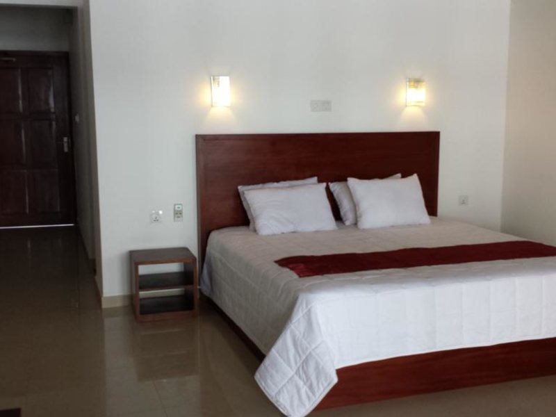 Whispering Palms Hotel  110880